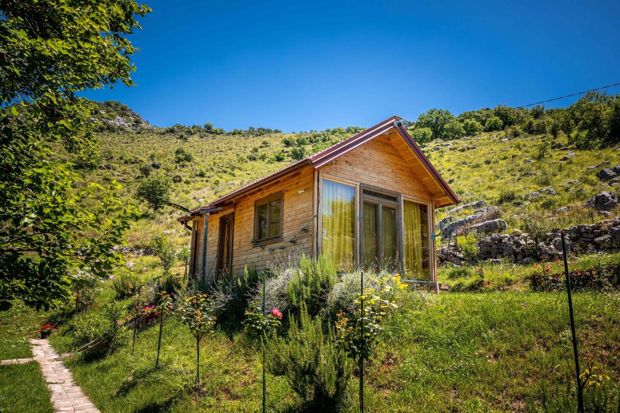 Boljesestre Lake Retreat Golubovci Dış mekan fotoğraf