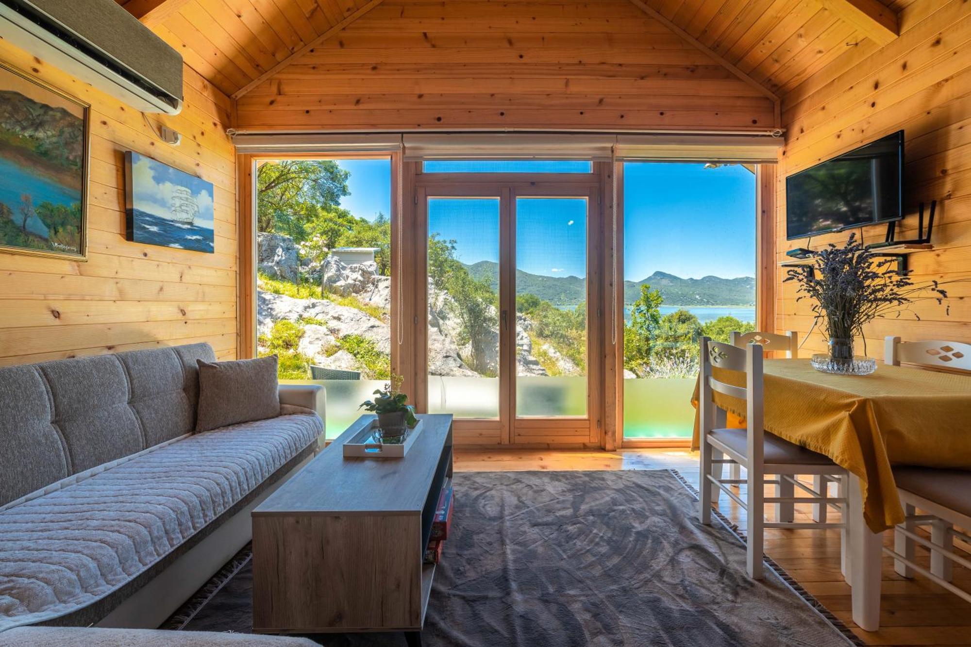 Boljesestre Lake Retreat Golubovci Dış mekan fotoğraf
